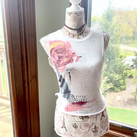 SOLD IN BUNDLE Abercrombie & Fitch Paris Graphic Tee. XS - Picture 2 of 4